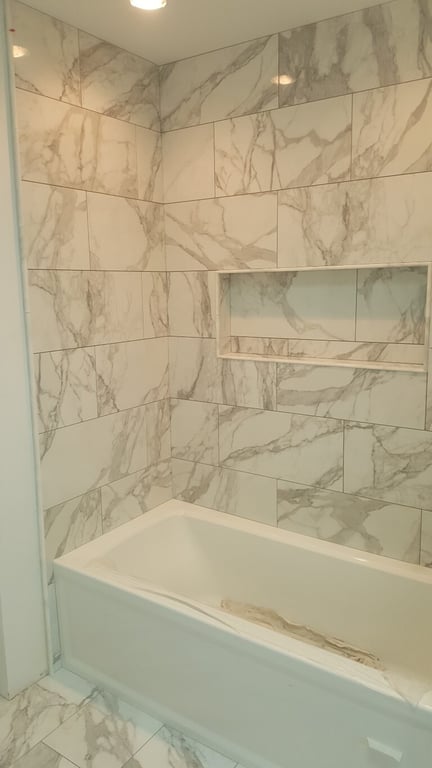 Marble Tub Surround And Floor With Pocket 1